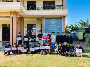 Yayasan Al-Jihad Terima Hewan Kurban dari Telkomsel Ketapang